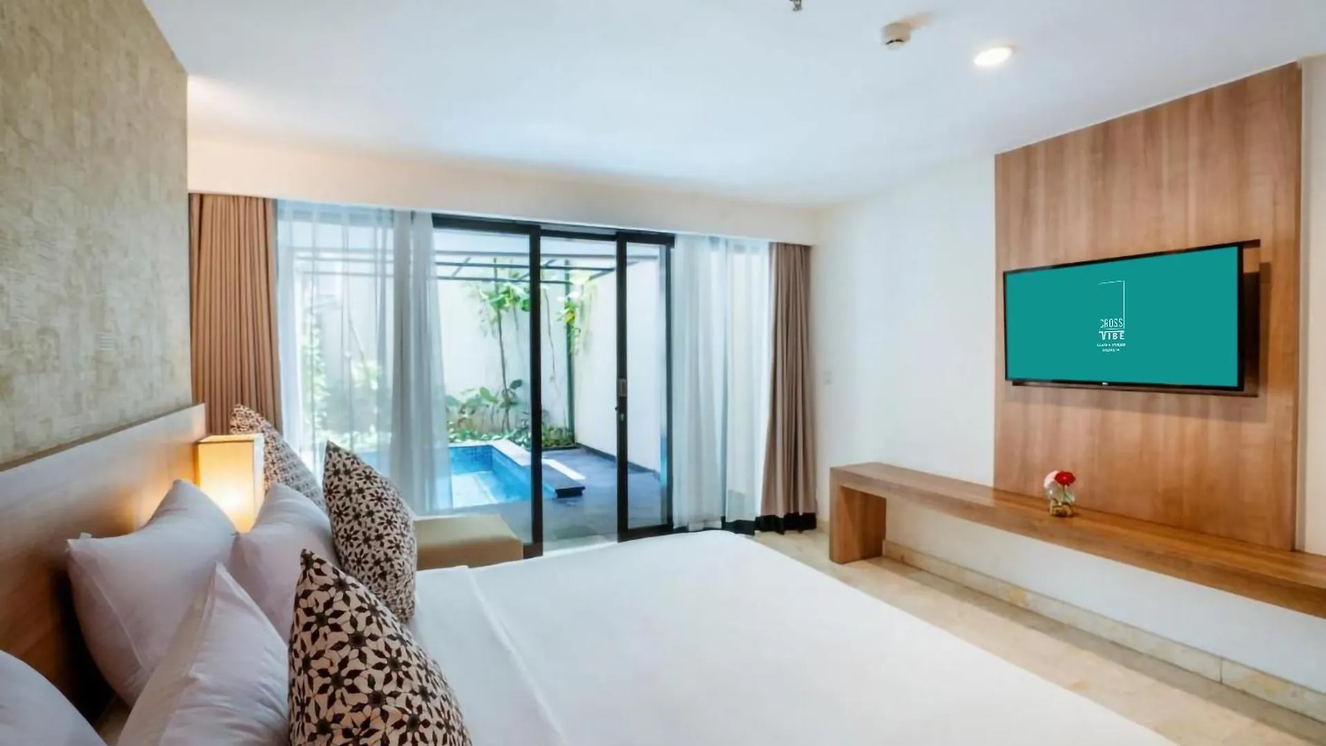 Cross Vibe Paasha Atelier Bali Kuta Hotel Kuta