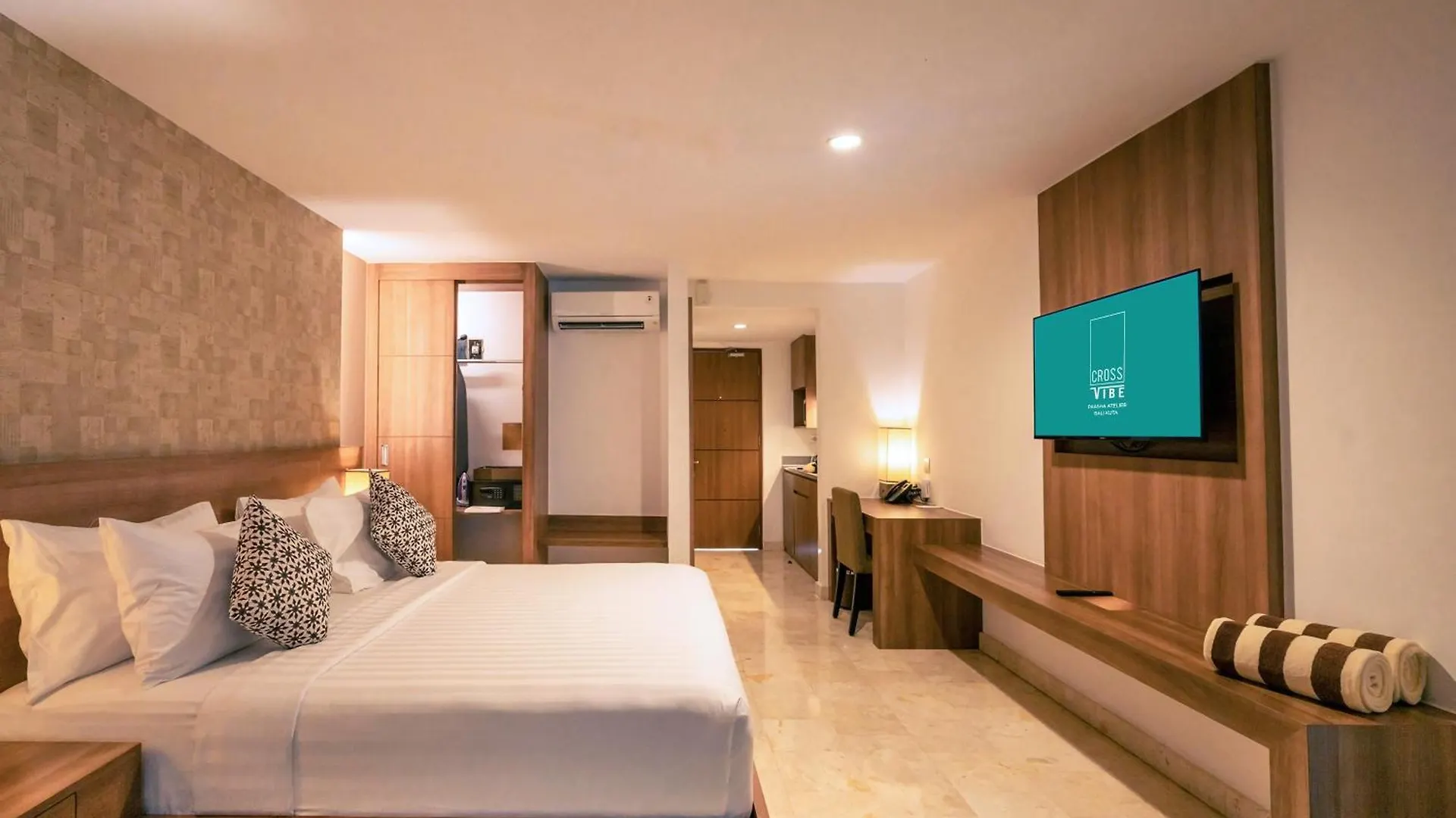 Cross Vibe Paasha Atelier Bali Kuta Hotel Kuta  Indonesia