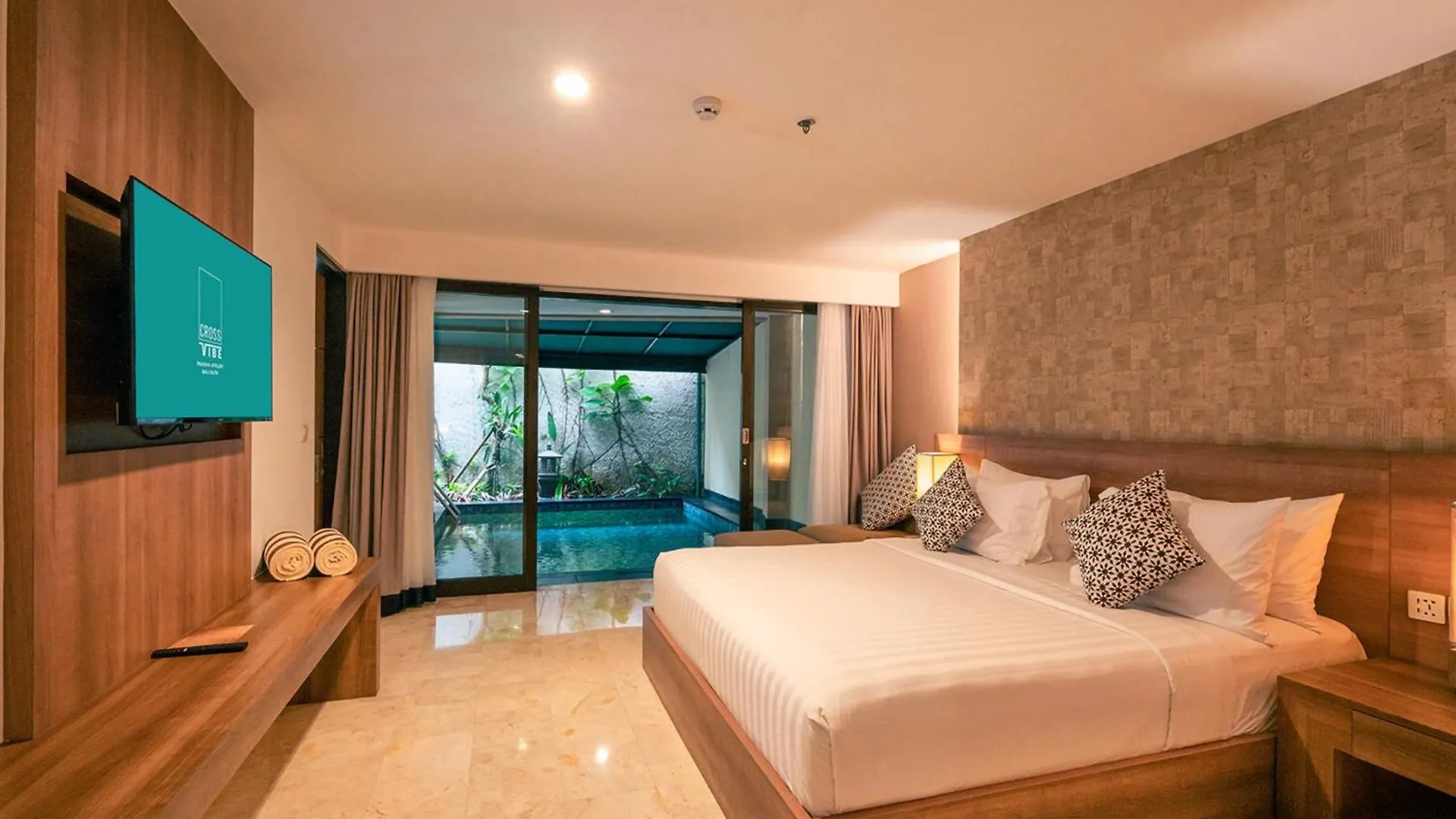 Cross Vibe Paasha Atelier Bali Kuta Hotel Kuta